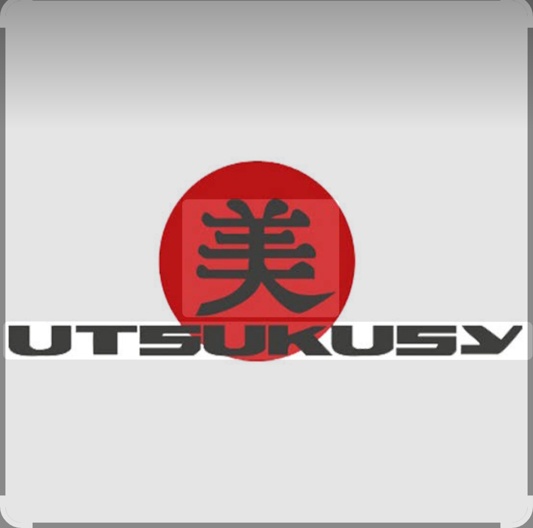 Utsukusy, cosmética profesional con la que colabora Cursos y Estética